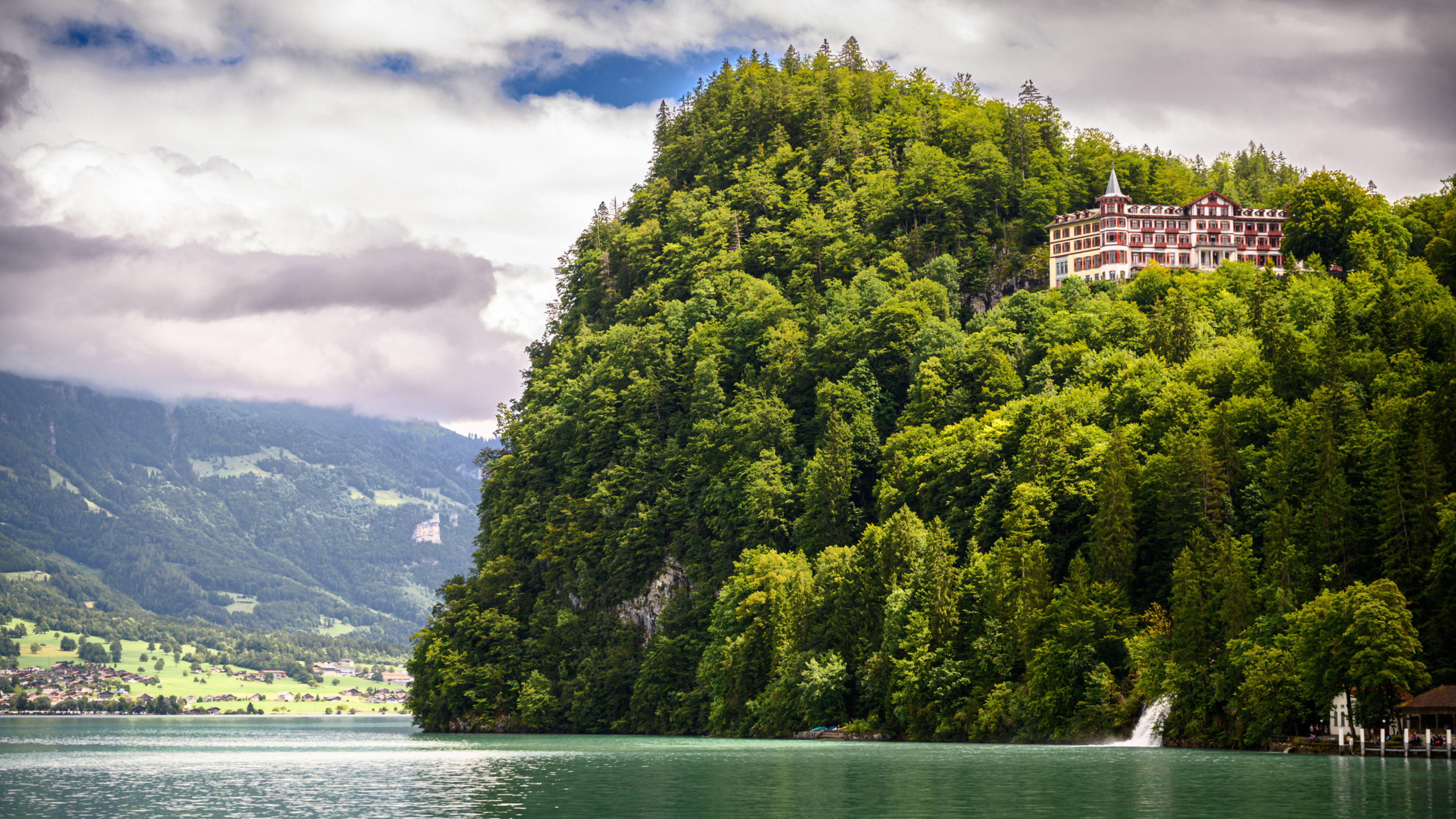 Lakes, Peaks and Railways of Switzerland Singles Tour - Image 8