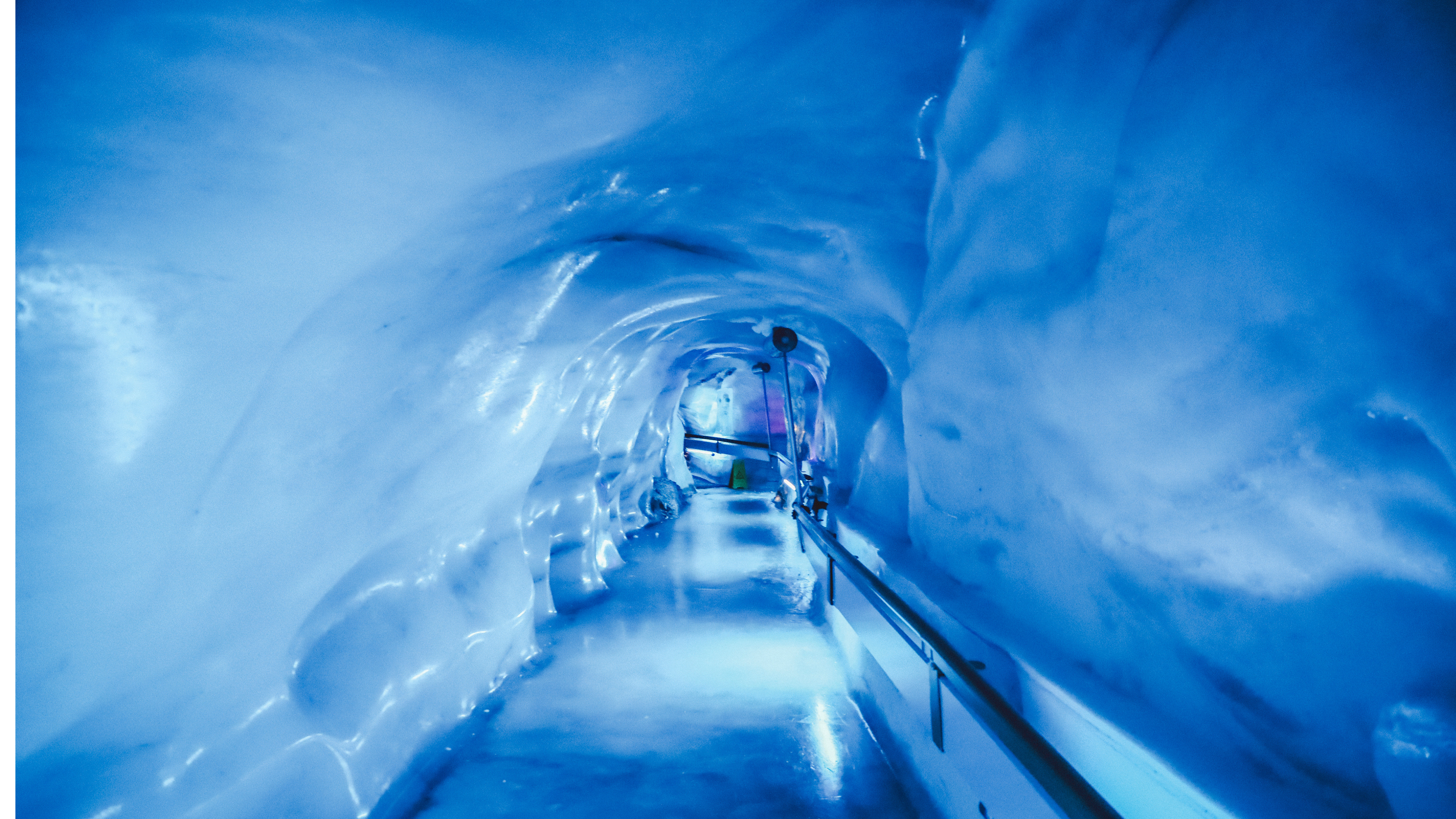 Lakes, Peaks and Railways of Switzerland Singles Tour - Image 4